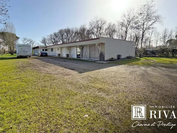 LOCAL COMMERCIAL / BUREAU - 234 M2 SUR 4000M2