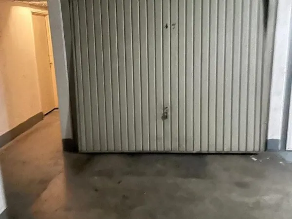 NICE-Corniche-fleurie:A vendre garage dans résidence sécuris