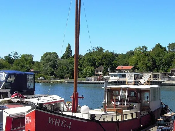 Péniche 4 pièces 33 m²