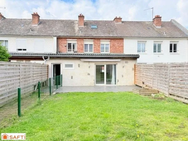 Maison à deux pas de la place Poterne avec garage et jardin /3 chambres/ Grenier