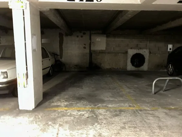 Parking 12 m²