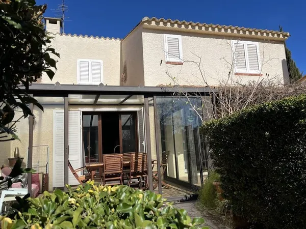 VILLA 2 Faces de Type F4 + Garage et Jardin