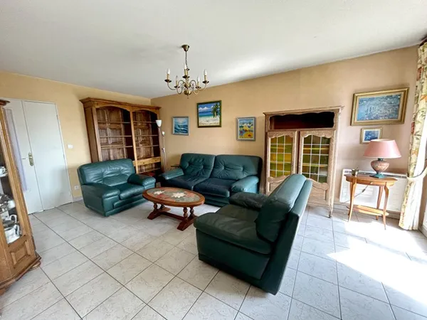 Appartement T4 Villeurbanne République 69100, étage élevé bal...