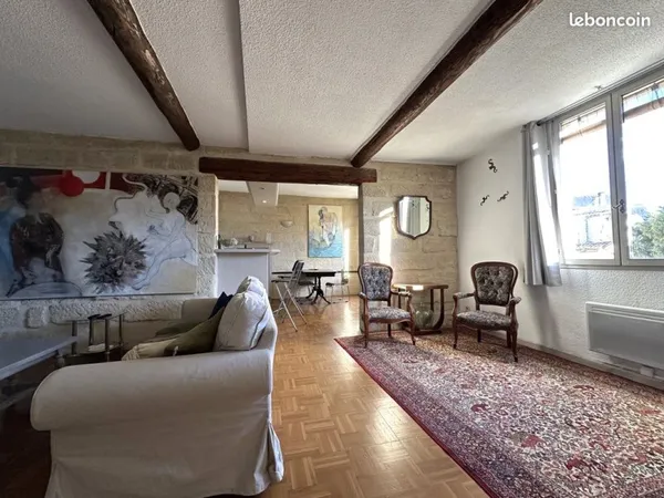 Appartement 87 m². Uzès centre. Possibilité de terrasse