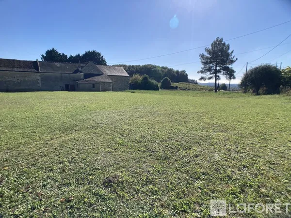 Terrain 703 m²
