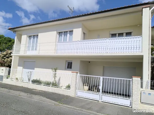 Maison de 160m² avec 2 appartements terrain de 410m²