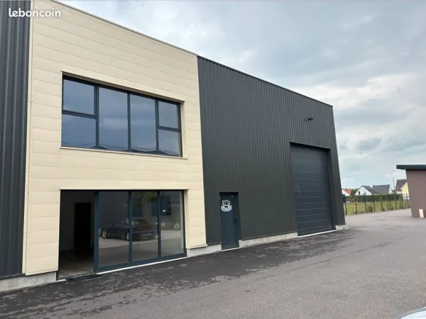 BLOTZHEIM - Location cellules d'activités 255 m² ·