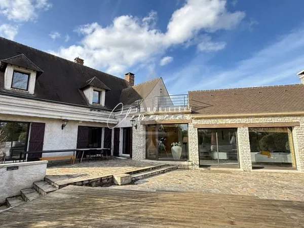 Demeure Medan 240 m² - Terrain 2770 m² - Ponton - Bords de seine