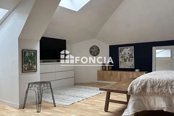 Appartement 3 pièces 84 m²