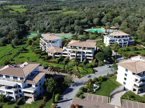 PORTO-VECCHIO DOMAINE D'ARCA T4 EN REZ-DE-JARDIN AVEC TE