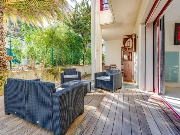 EXCLUSIVITÉ BIARRITZ PORT VIEUX APPARTEMENT TERRASSE, JARDIN