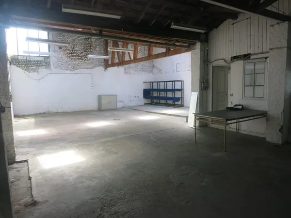 Bureau et espace de travail Vente Pau  145m² 516€