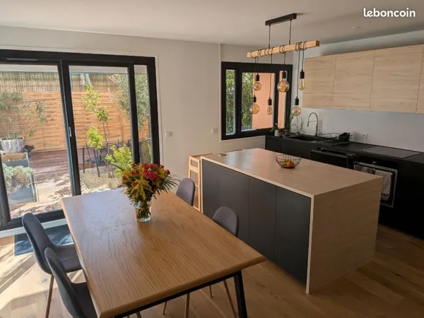 Appartement 4 pièces 85m2 - RDJ terrasse et parking