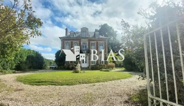 Maison 9 pièces 245 m²