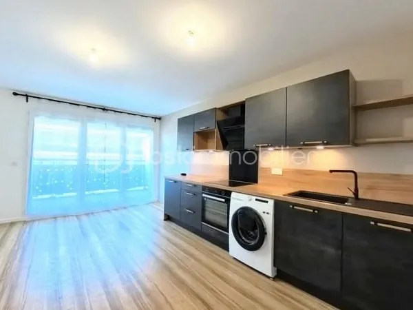 Appartement neuf et lumineux avec balcon et parking - Premier étage d'une résidence récente et sécur