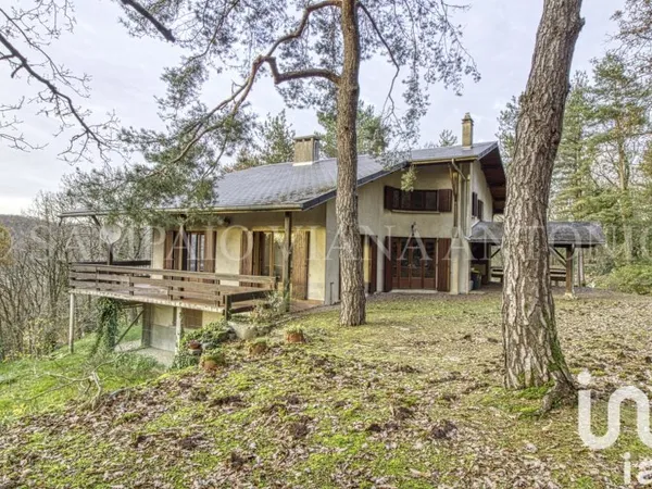 Maison 11 pièces 339 m²