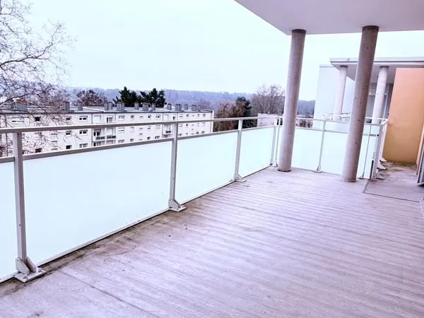 Beau F3 avec ASCENSEUR et TERRASSE à HOMBOURG HAUT Cité des Chênes