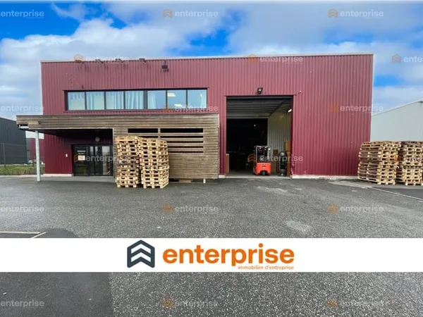 Immeuble industriel 1080 m²