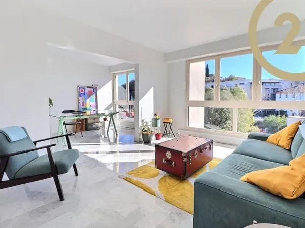 A VENDRE - 2/3p - CENTRE-VILLE SAINT-RAPHAEL - GARAGE