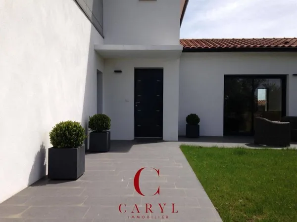 Maison 7 pièces 265 m²
