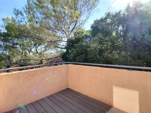 2 PIÈCES 25 M2 VENTE - SAINT RAPHAËL - BOULOURIS - T2 DE 25 M2 - PLAGE ACCESSIBLE A PIED EN 5 MN