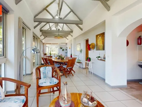 Maison Créole - Charme Rénové, Cadre Inspirant