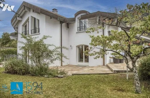 Maison 7 pièces 450 m²
