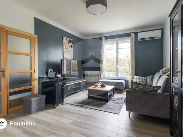 Maison familiale de 6 pièces de 205m2, située sur une parcel