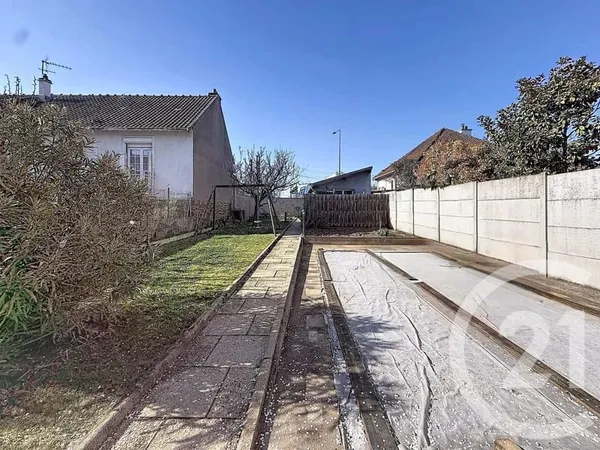 Terrain 245 m²