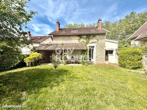 Maison 6 pièces 140 m²