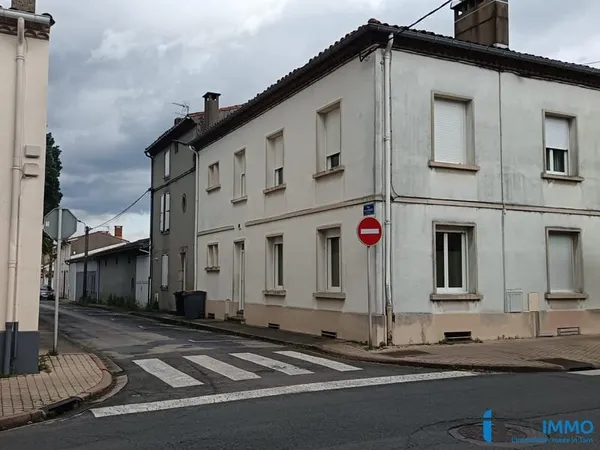 MAISON DE VILLE PROCHE DES COMMODITES