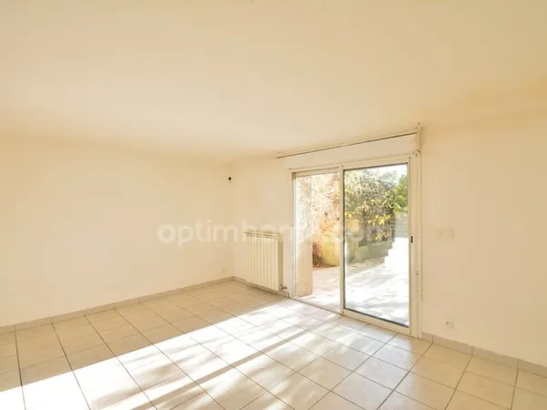 Maison de village à Vailhauquès - Terrasse 45 m² & Calme absolu