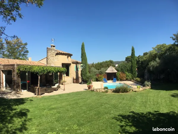 Charmante maison avec piscine et grand studio indépendant