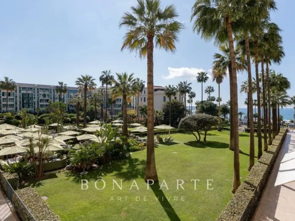 CANNES - CROISETTE - GRAND HOTEL 3 pièces