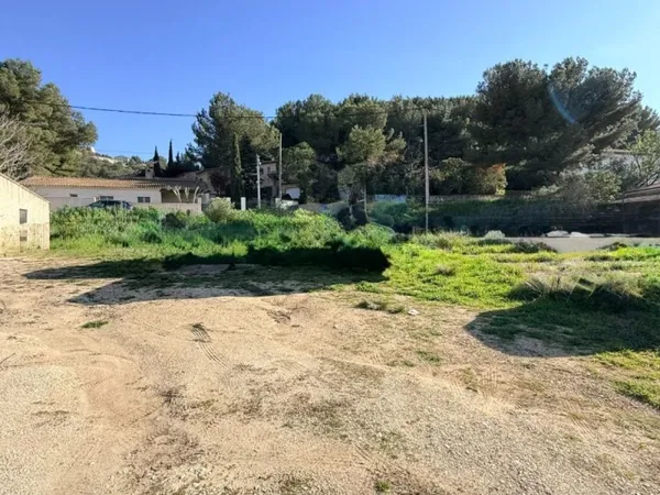 Terrain 541 m²