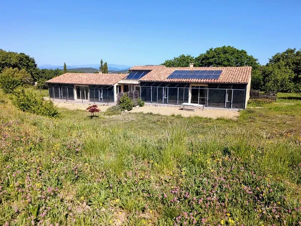 Maison 4 pièce(s) 179.89 m2 sur un terrain de 4074m2