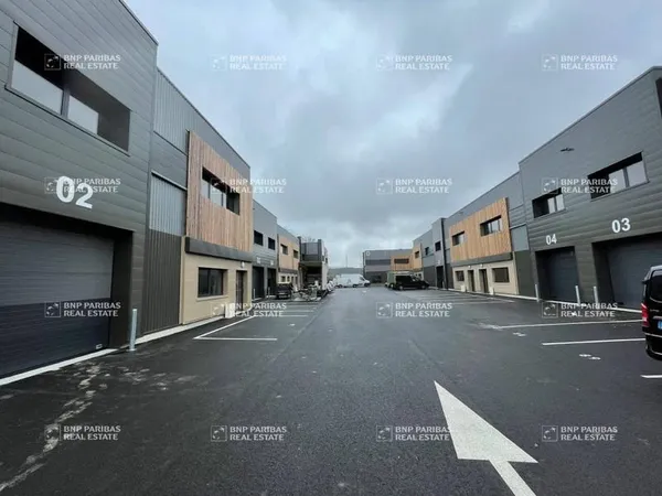 Local d'activité 320 m²
