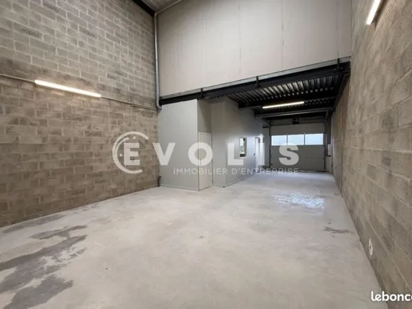 Local d'activité 160 m²