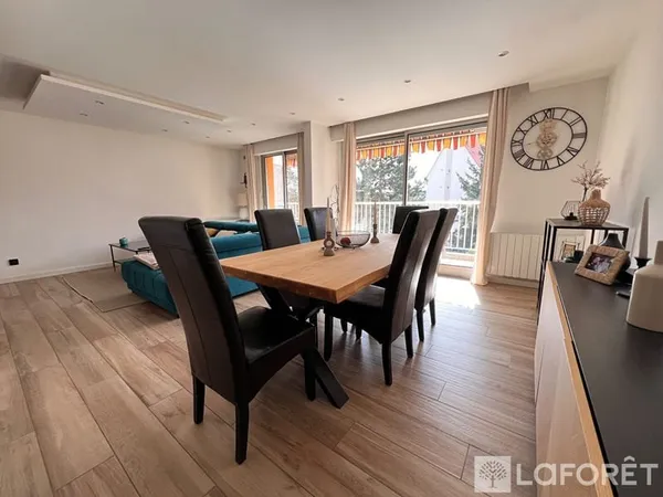 Appartement 4P - 105 m2 - Ascenseur - Balcon - Parking
