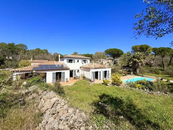 MAISON FAMILIALE