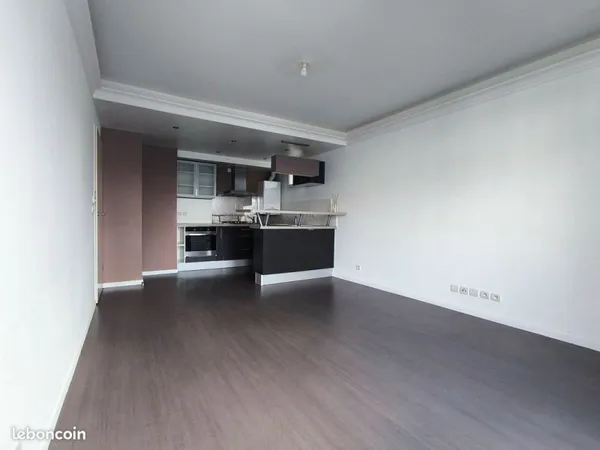 Appartement 3 pièces lumineux (57 m²) exposé Sud avec double parking - Quartier Cartonnerie