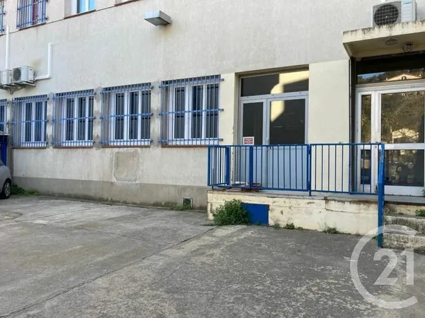 Local 6 pièces 400 m²
