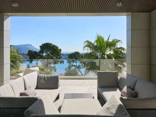 Villa 6 pièces 300 m²