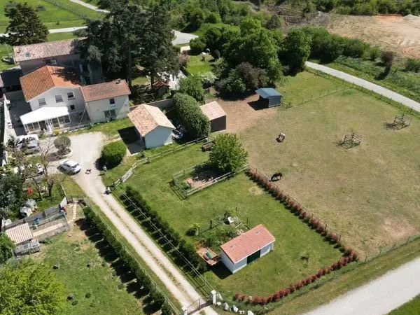 Maison dans hameau à alixan