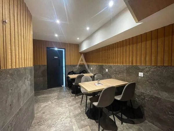 Local commercial 60 m²