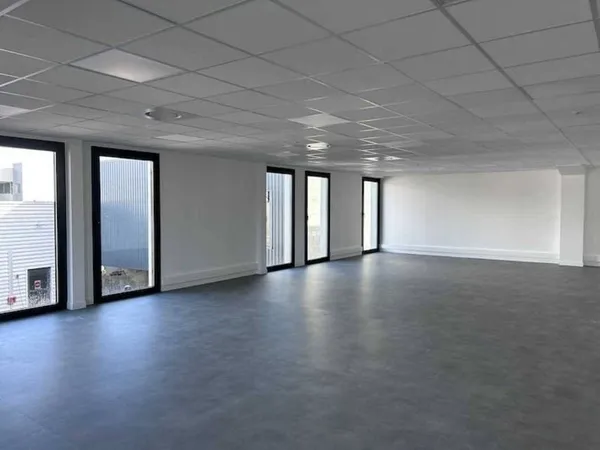 Bureaux 122 m²