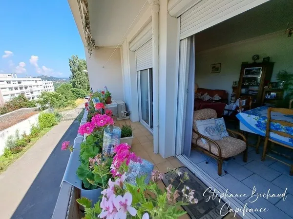 Dpt Rhône (69), viager à vendre GRIGNY appartement T3 balcons cave et garage