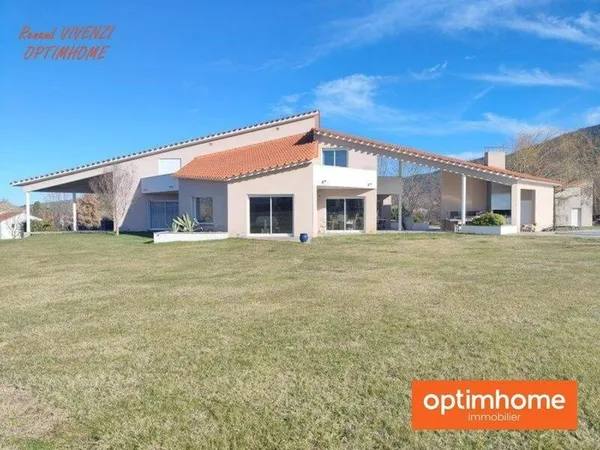 Maison 8 pièces 272 m²