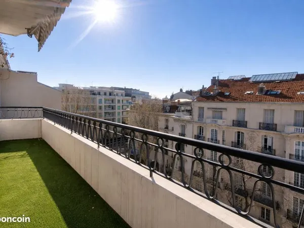 NICE Avenue des Fleurs F4 de 96 m2 plein Sud