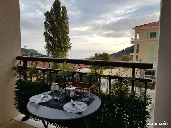 A louer, superbe 2 pièces avec terrasse vue mer, neuf, meublé, garage fermé